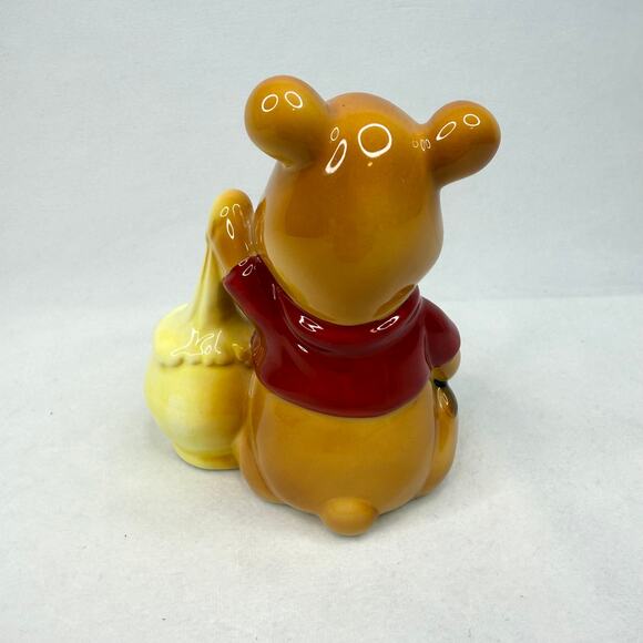 Vintage Winnie The Pooh Made In Japan Porcelain Figurine- Pooh w/ Hunny Pot - Picture 3 of 5